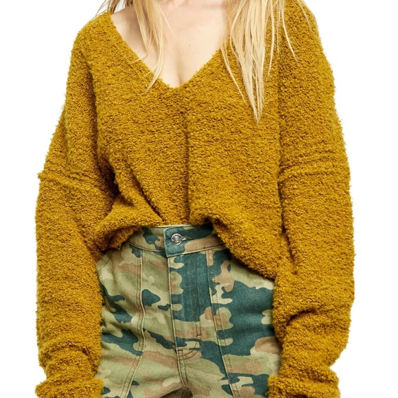 Free People Sweaters - Free people finders keepers Vneck sweater oversize